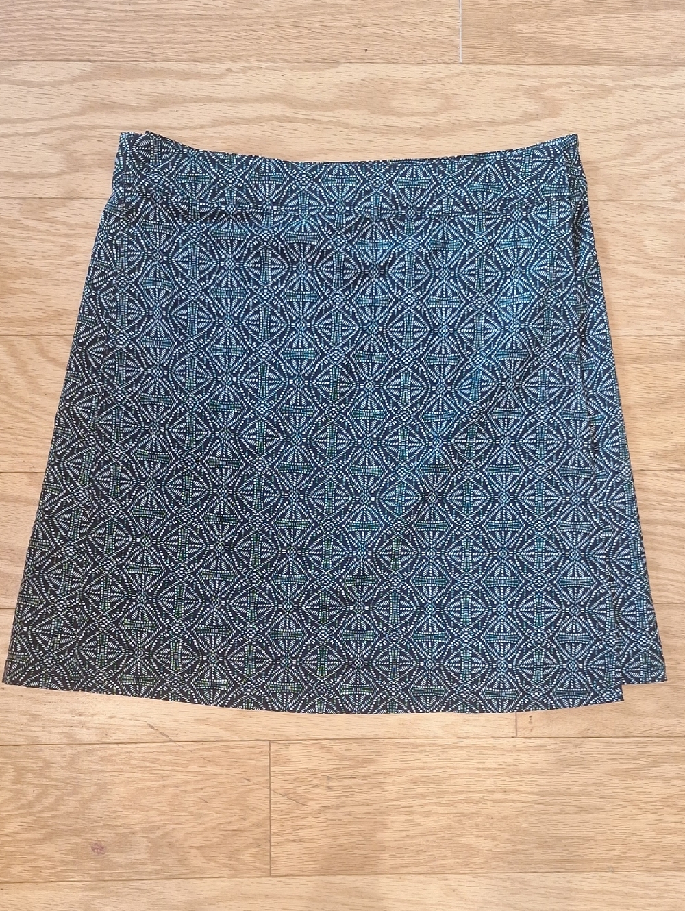 Ripskirt Hawaii Deep Navy-Black & White Geometric Wrap Skirt M